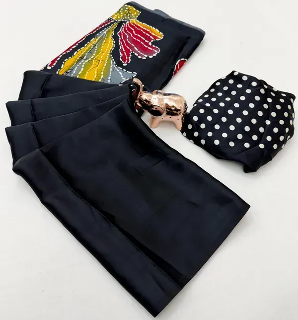 Black_Japan_Satin_Saree_With_Unstitched_Blouse_For_Women