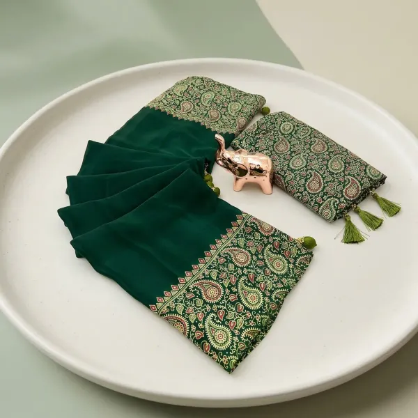 Green_Japan_Satin_Saree_With_Unstitched_Blouse_For_Women