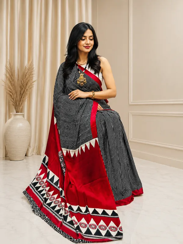 Black_Japan_Satin_Saree_With_Unstitched_Blouse_For_Women