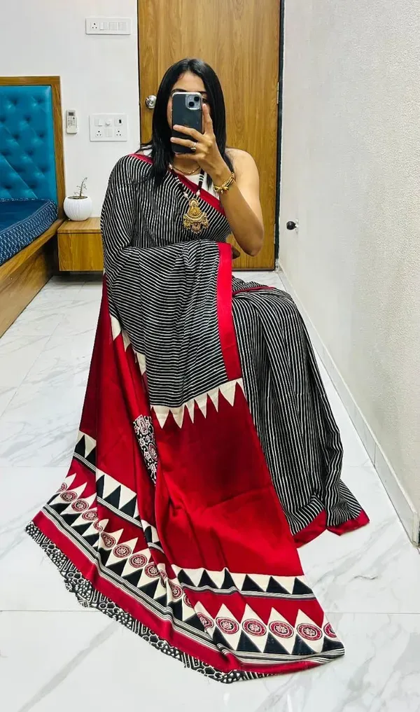 Black_Japan_Satin_Saree_With_Unstitched_Blouse_For_Women