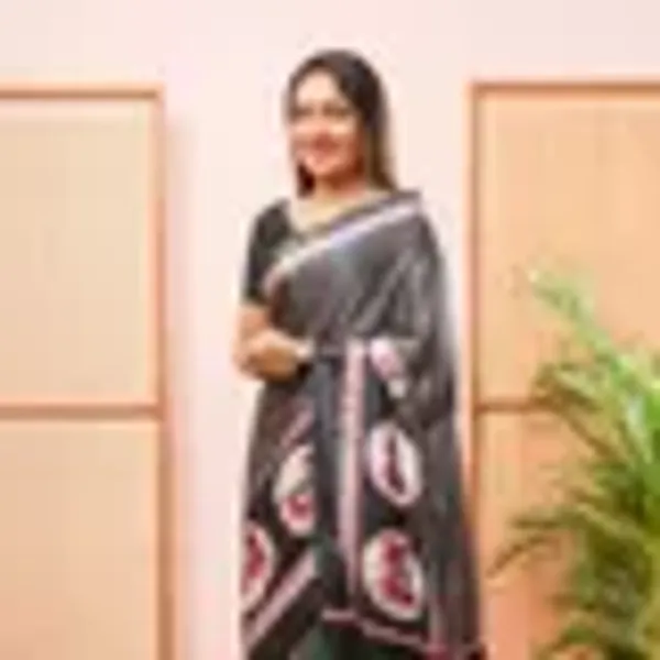 Black_Japan_Satin_Saree_With_Unstitched_Blouse_For_Women
