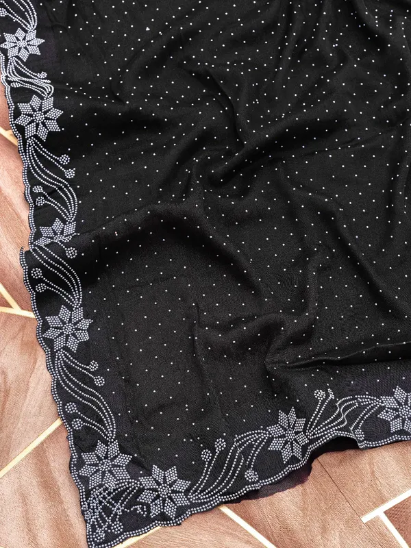 Black_Silk_Embroidered_Floral_Paisley_Border_Saree_For_Women