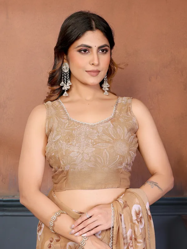 Women's_Georgette_Floral_Printed_Saree_With_Blouse_Piece