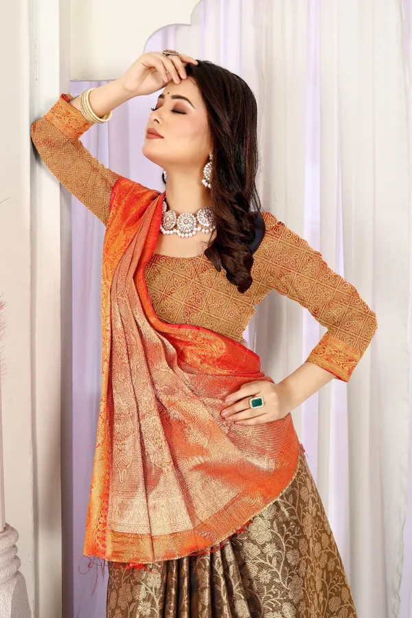 Kanjeevaram_Banarasi_Silk_Saree_With_Unstitched_Blouse
