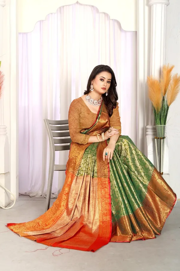 Kanjeevaram_Banarasi_Silk_Saree_With_Unstitched_Blouse