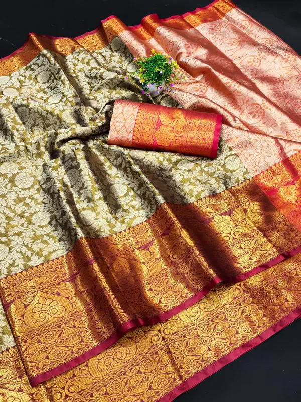 Kanjeevaram_Silk_Saree_With_Unstitched_Blouse