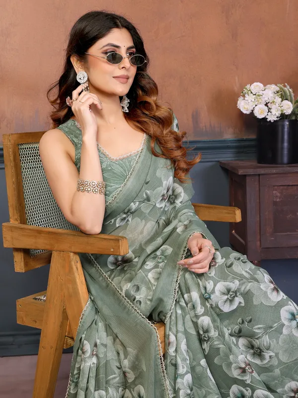 Women's_Georgette_Floral_Printed_Saree_With_Blouse_Piece