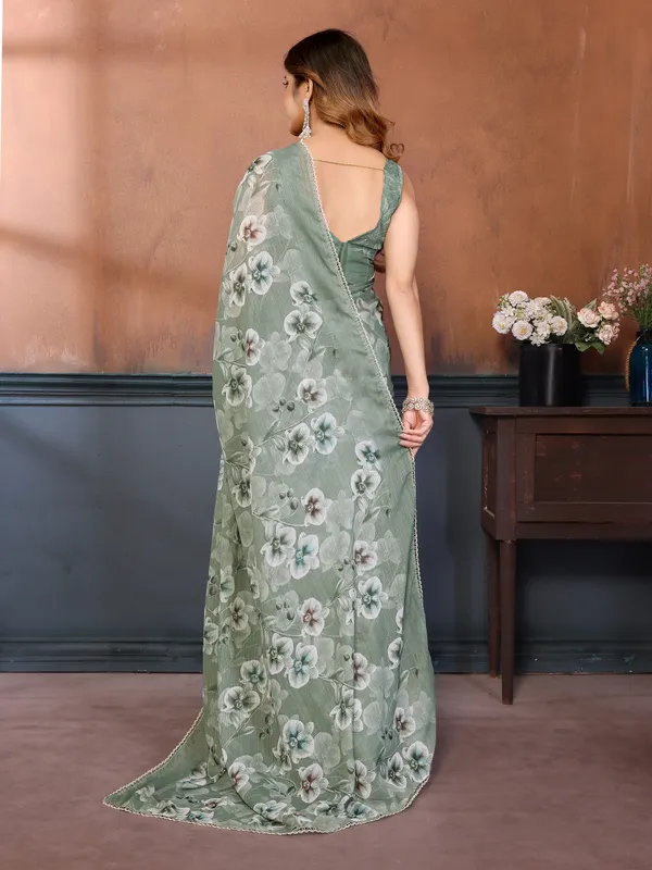 Women's_Georgette_Floral_Printed_Saree_With_Blouse_Piece