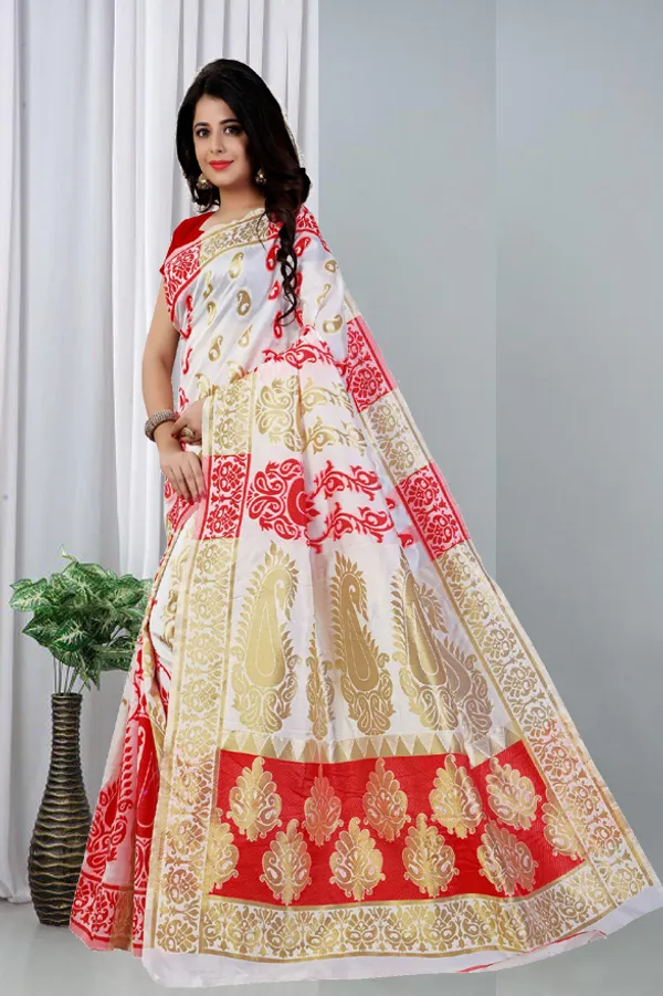 White_Traditional_Kanjeevaram_Silk_Saree_With_Zari_Border_With_Unstitched_Blouse