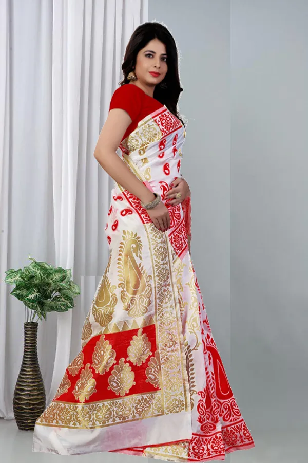 White_Traditional_Kanjeevaram_Silk_Saree_With_Zari_Border_With_Unstitched_Blouse