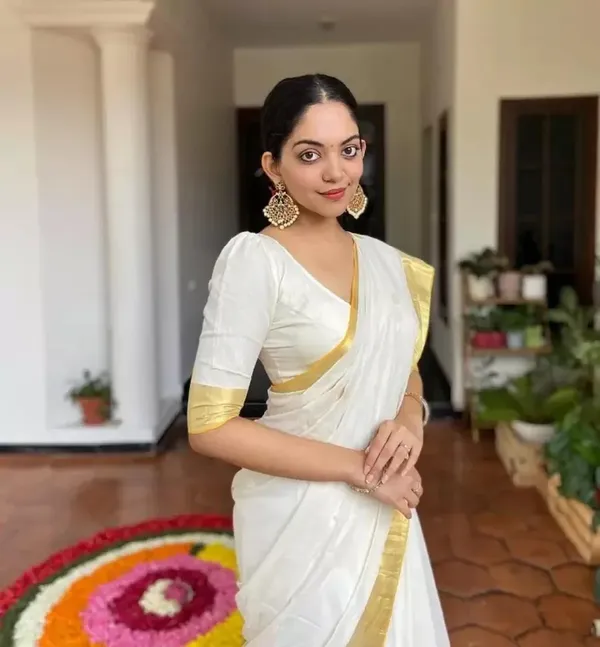 Women's_Cotton_Blend_White_Saree_With_Blouse