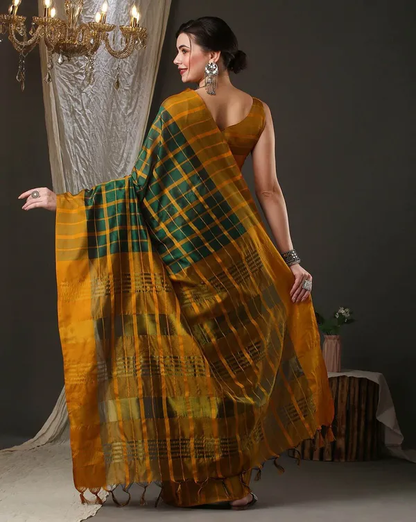 Women_Arts_Silk_Saree_With_Blouse