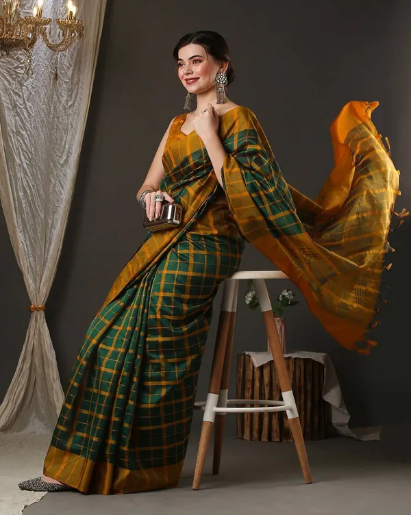Women_Arts_Silk_Saree_With_Blouse