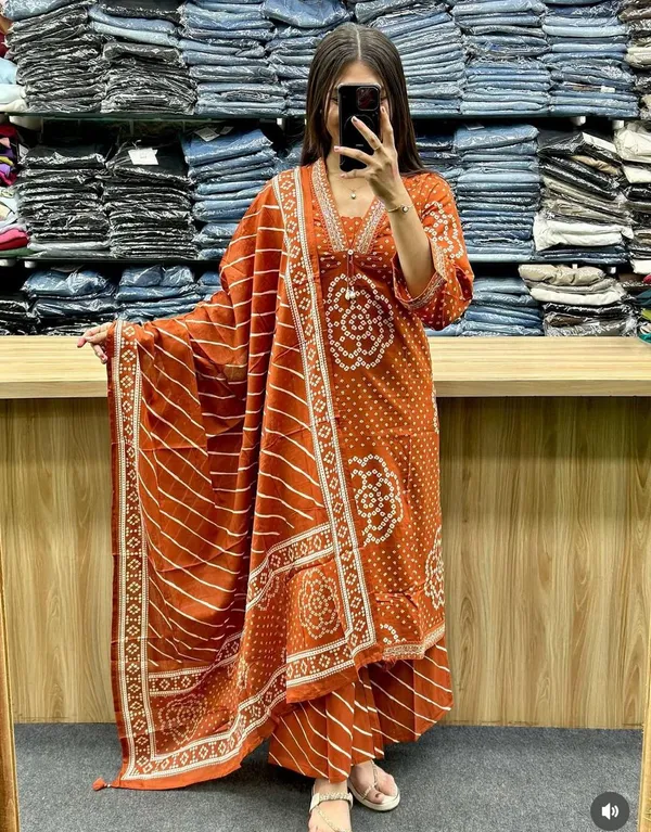 Orange_Bandhani_Print_Kurta_Set_For_Women