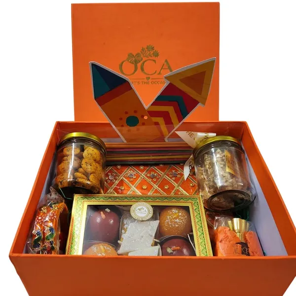 Premium_Festive_Gifting_Hamper_(8_x_10_curated_box)