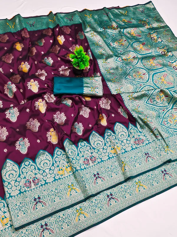 Magenta_And_Rama_Banarasi_Silk_Saree_And_Unstitched_Blouse_For_Women