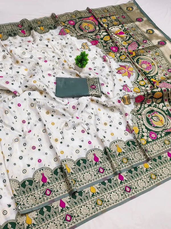 Green_Banarasi_Silk_Saree_And_Unstitched_Blouse_For_Women
