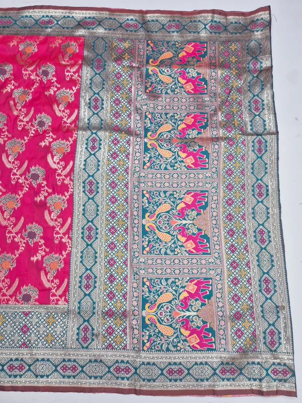 Pink_Printed_Saree_for_Women