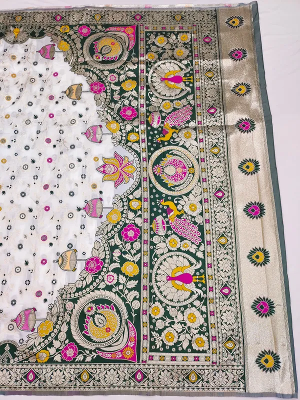 Green_Banarasi_Silk_Saree_And_Unstitched_Blouse_For_Women