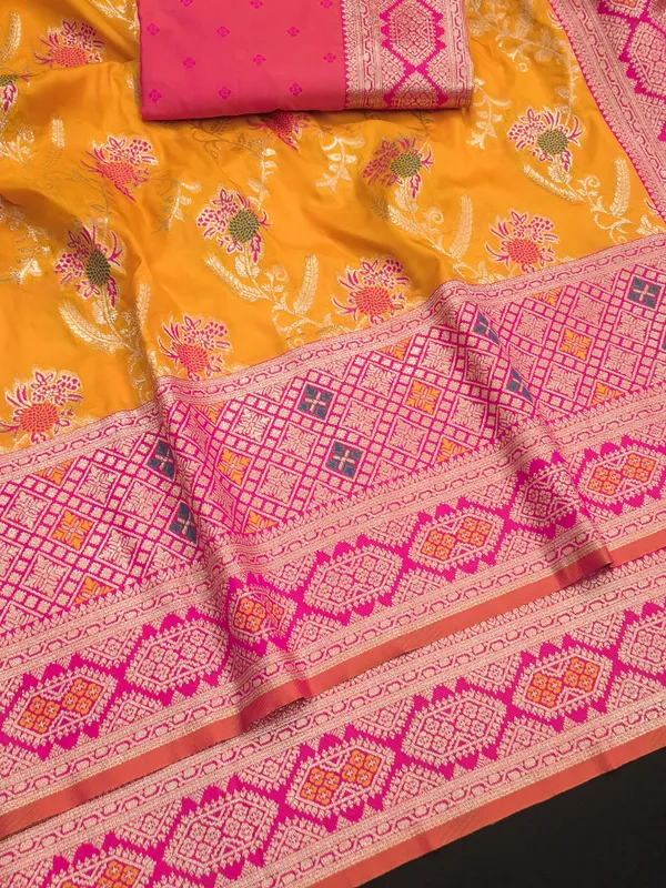 Yellow_Printed_Saree_for_Women