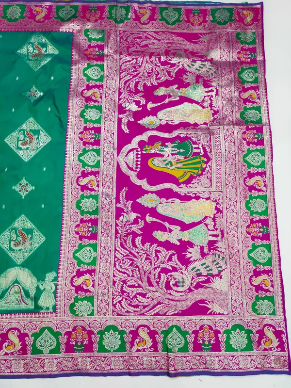 Green_And_Rani_Banarasi_Silk_Saree_And_Unstitched_Blouse_For_Women