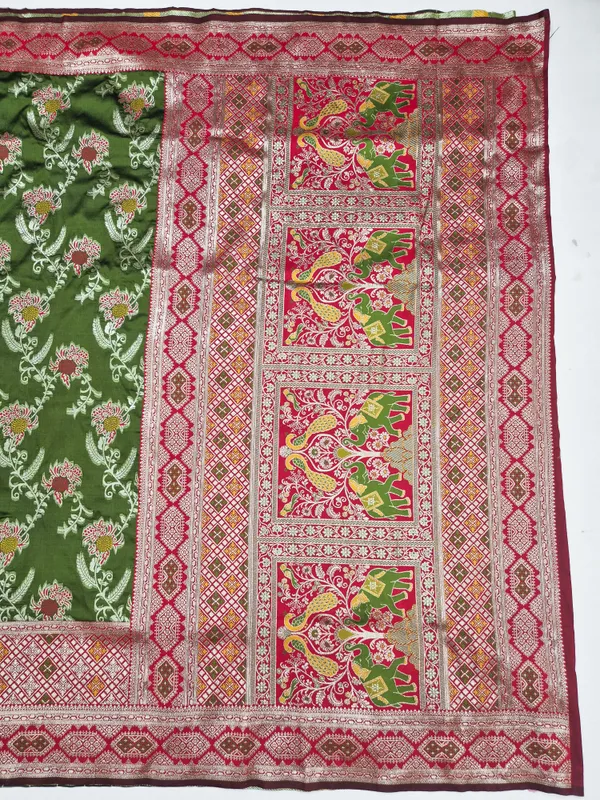 Green_Floral_Print_Saree_for_Women