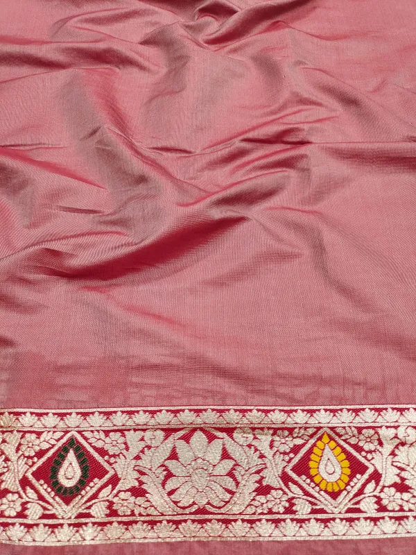 Maroon_Banarasi_Silk_Saree_And_Unstitched_Blouse_For_Women