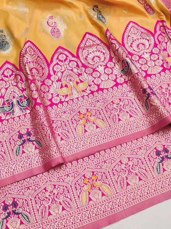 Gold_And_Pink_Banarasi_Silk_Saree_And_Unstitched_Blouse_For_Women