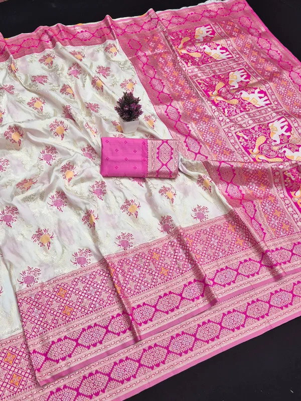 Cream_And_Pink_Printed_Saree_for_Women