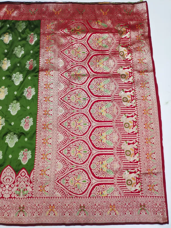 Mehendi_And_Red_Banarasi_Silk_Saree_And_Unstitched_Blouse_For_Women