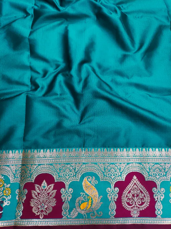 Magenta_And_Rama_Banarasi_Silk_Saree_And_Unstitched_Blouse_For_Women