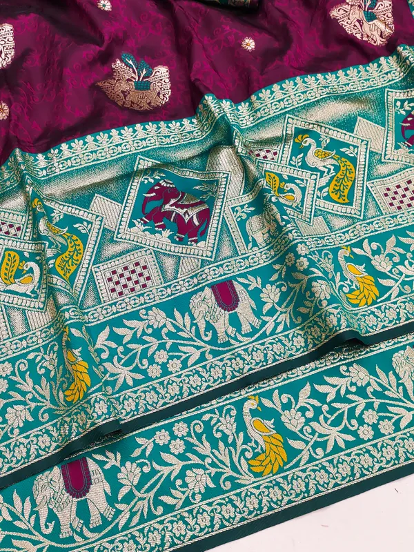 Magenta_Woven_Traditional_Saree_for_Women