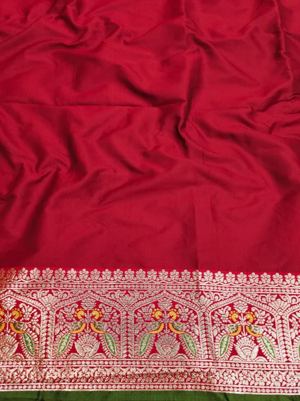 Mehendi_And_Red_Banarasi_Silk_Saree_And_Unstitched_Blouse_For_Women