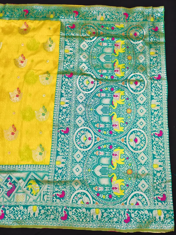 Yellow_Traditional_Woven_Saree_for_Women