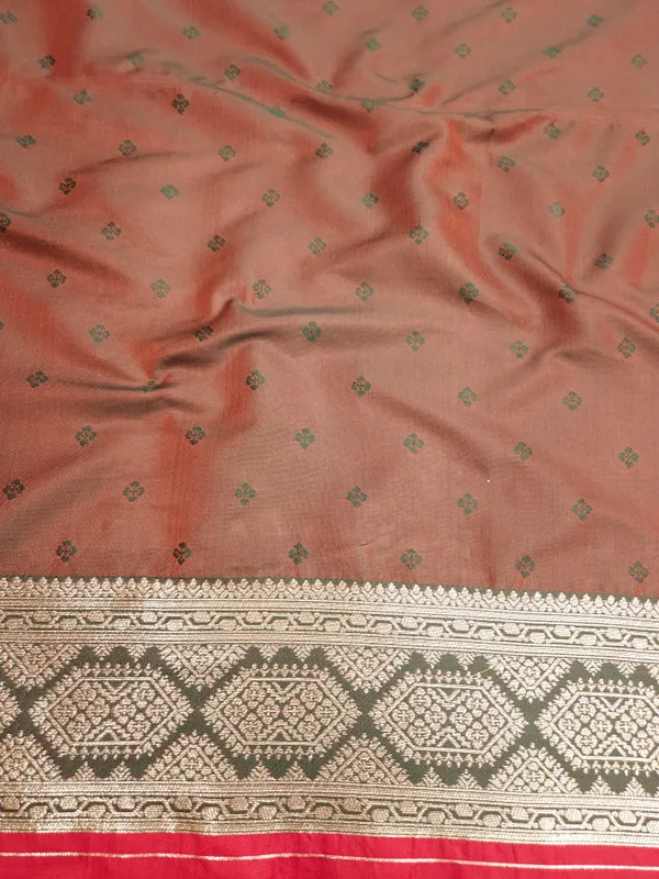 Red_Printed_Saree_for_Women