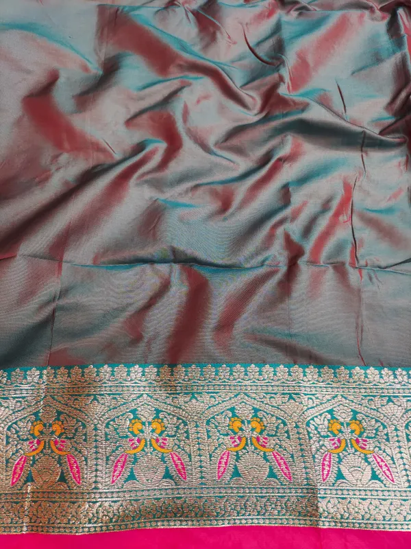 Rani_And_Green_Banarasi_Silk_Saree_And_Unstitched_Blouse_For_Women