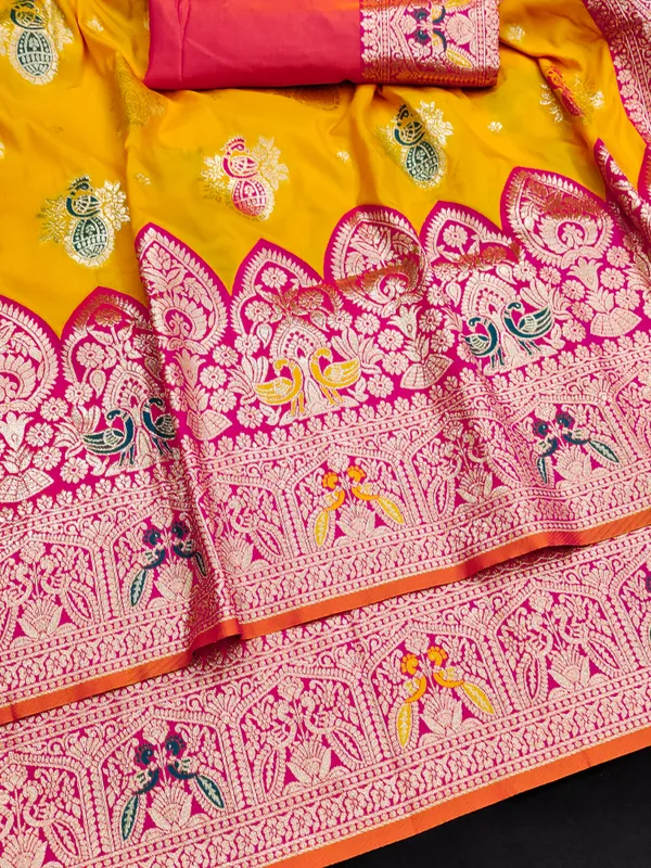 Gold_And_Rani_Banarasi_Silk_Saree_And_Unstitched_Blouse_For_Women