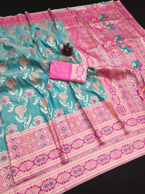 Teal_Woven_Ethnic_Saree_for_Women