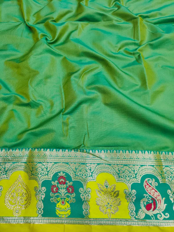 Yellow_And_Green_Banarasi_Silk_Saree_And_Unstitched_Blouse_For_Women