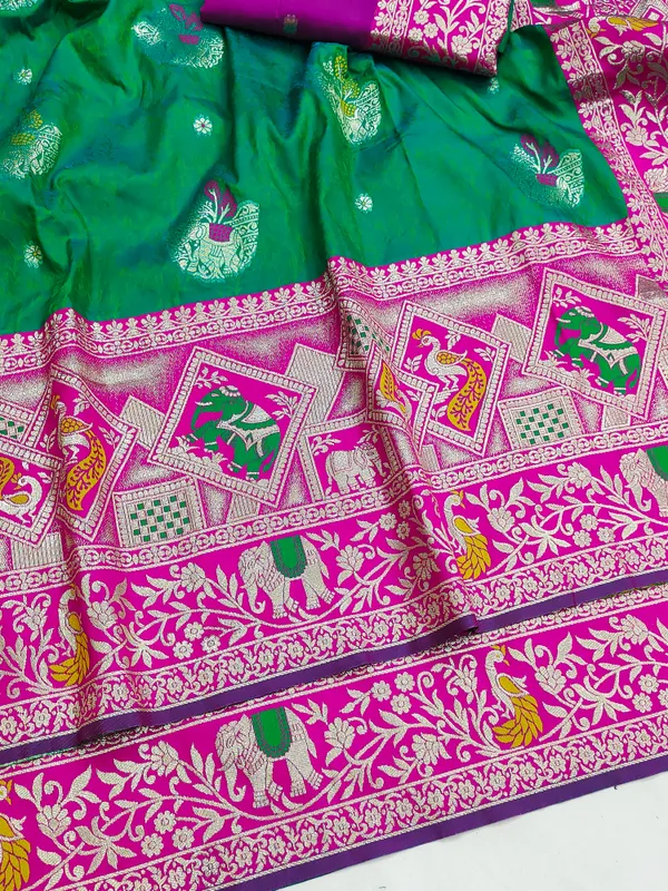 Green_Woven_Traditional_Saree_for_Women