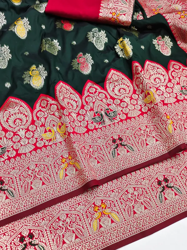 Green_And_Red_Banarasi_Silk_Saree_And_Unstitched_Blouse_For_Women