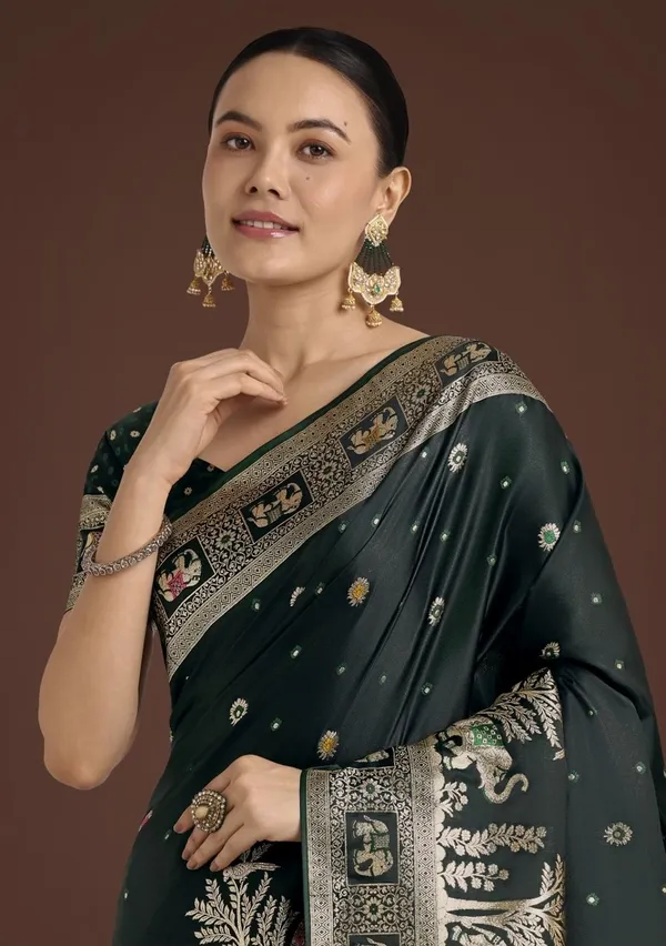 Elegant_Dark_Green_Saree_with_Designer_Border