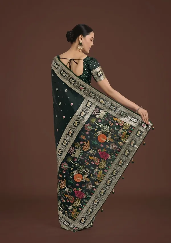Elegant_Dark_Green_Saree_with_Designer_Border