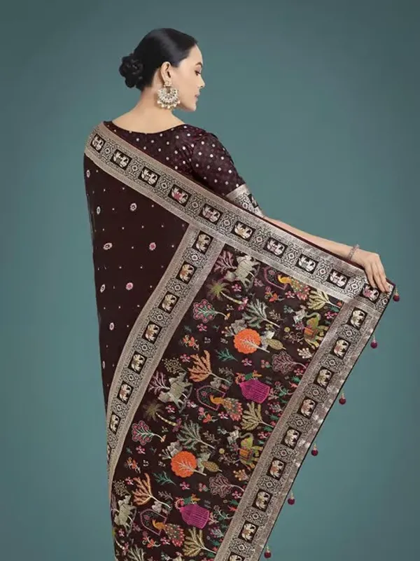 Elegant_Maroon_Saree_with_Designer_Border