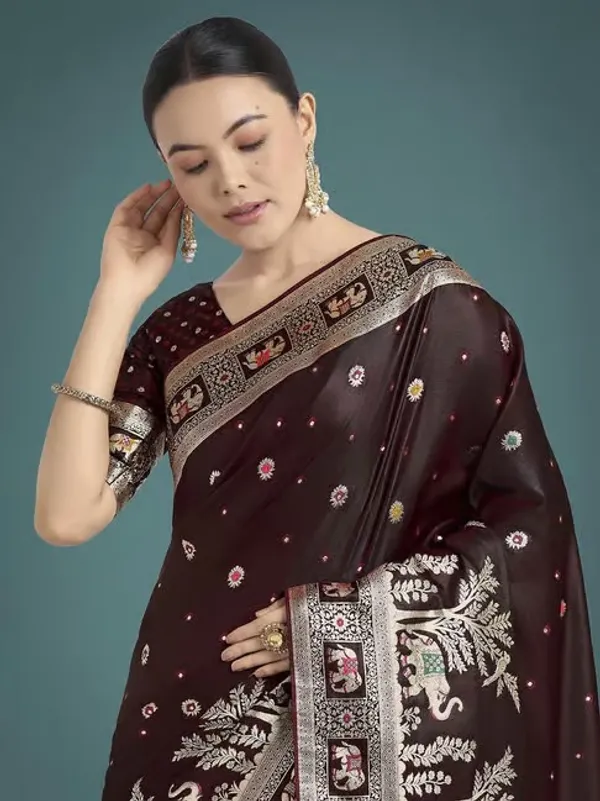 Elegant_Maroon_Saree_with_Designer_Border