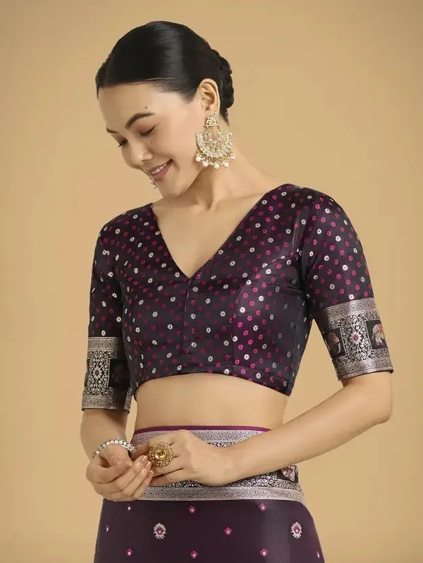 Elegant_Rani_Saree_with_Designer_Border
