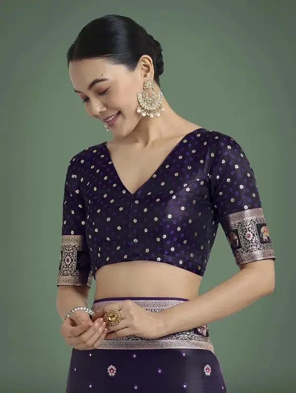 Elegant_Wine_Saree_with_Designer_Border
