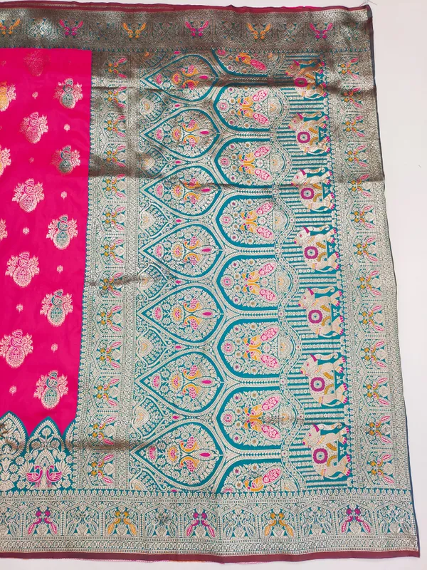 Rani_And_Green_Banarasi_Silk_Saree_And_Unstitched_Blouse_For_Women