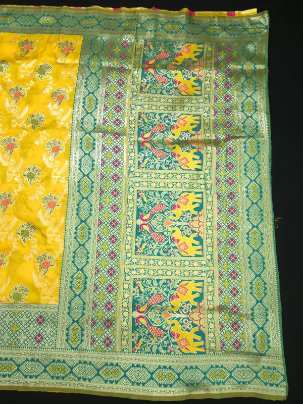Yellow_Silk_Saree_With_Green_Printed_Border_for_Women