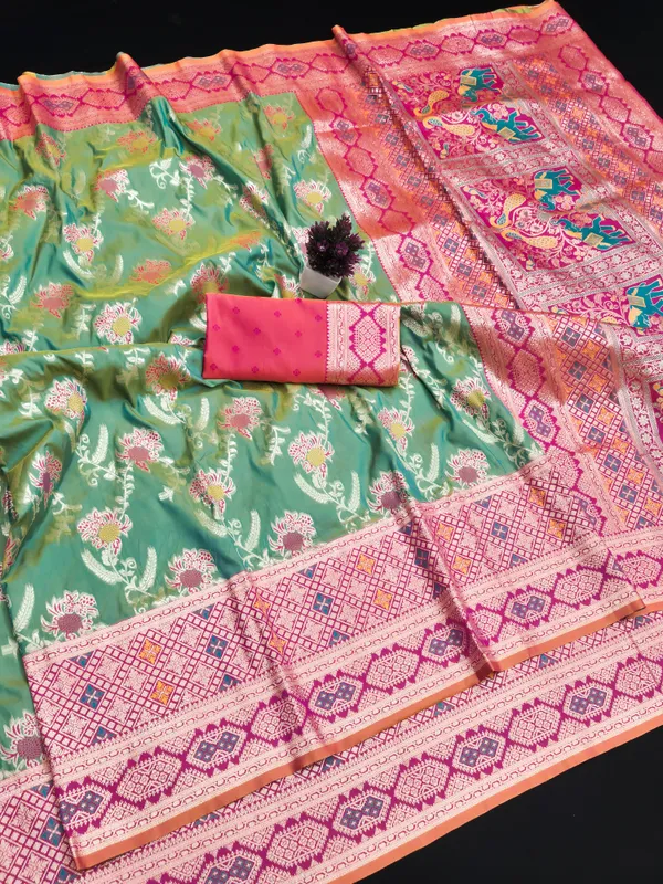 Green_Woven_Saree_for_Women